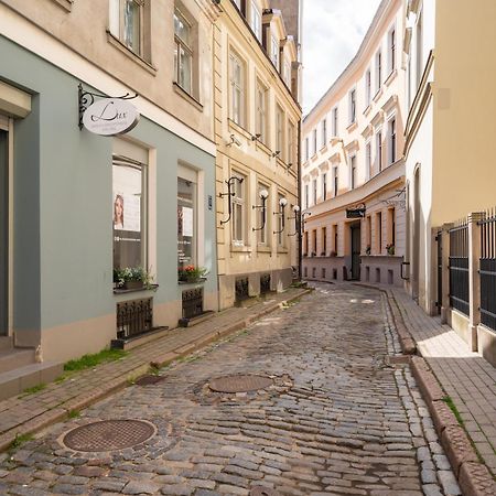 Stylish Old Town Apartment On Mucenieku Street Riga Exterior photo